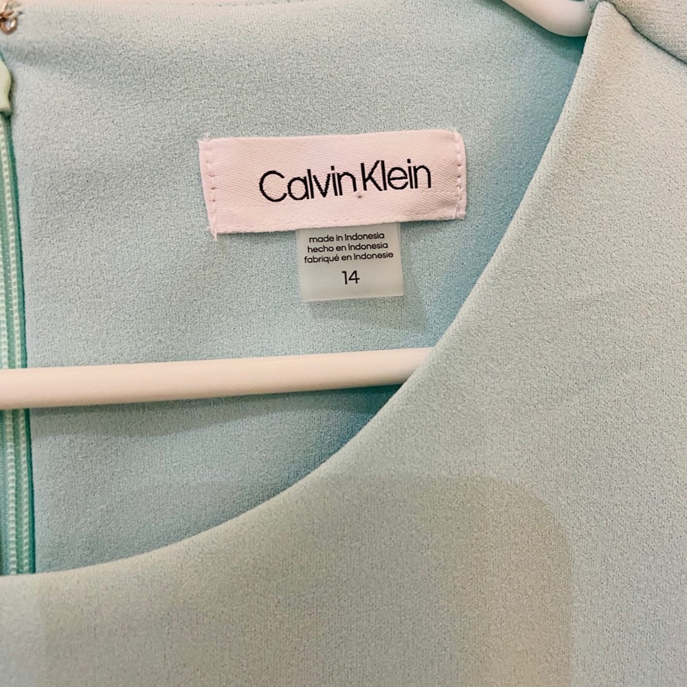🆕 Calvin Klein Sleeveless Cascading Ruffle Dress - Picture 3 of 4